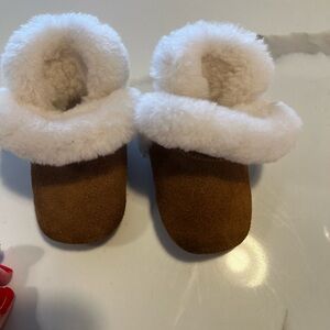 Newborn  ugg slippers